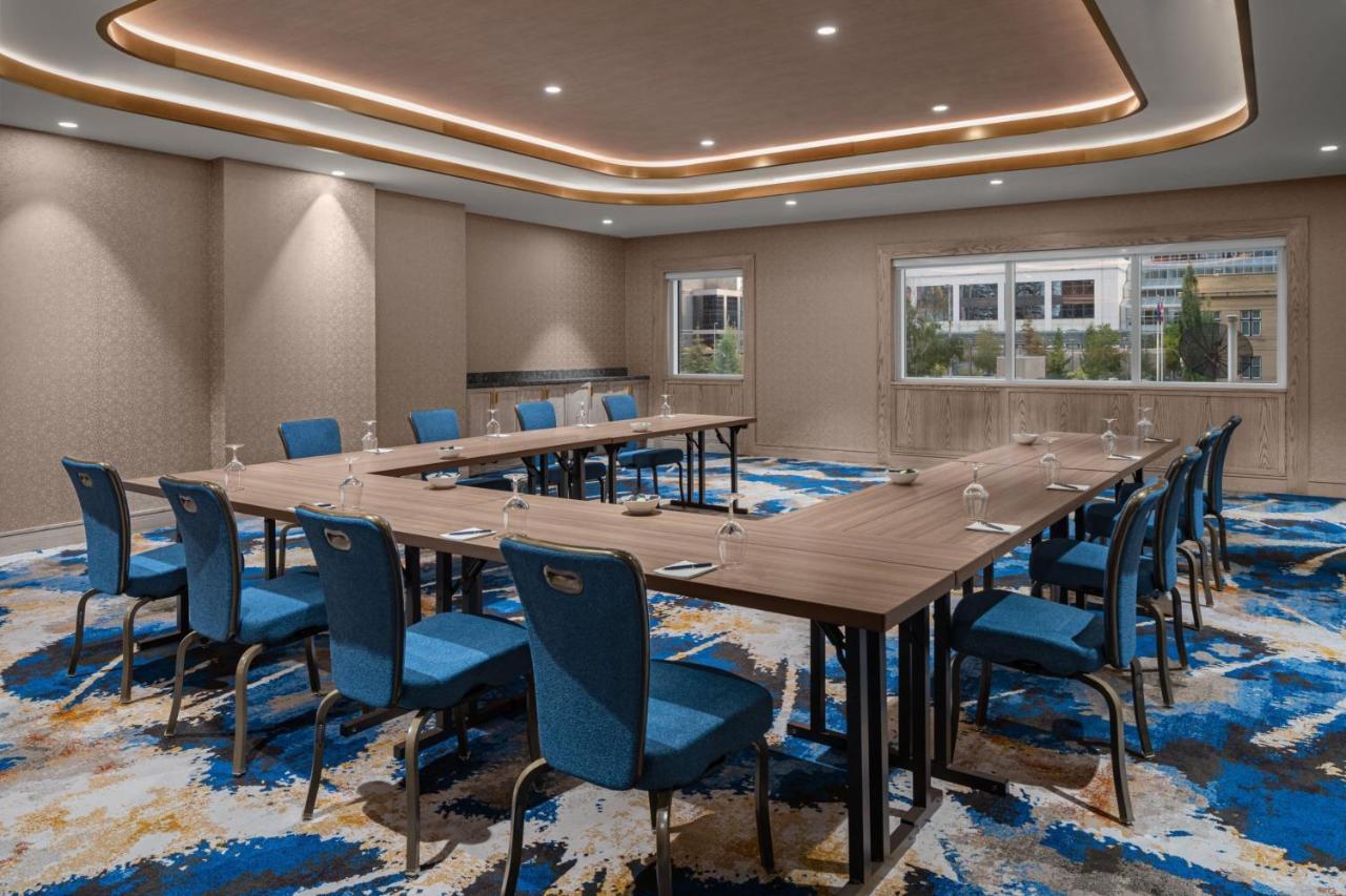 Hotel Courtyard By Marriott Calgary Downtown Esterno foto