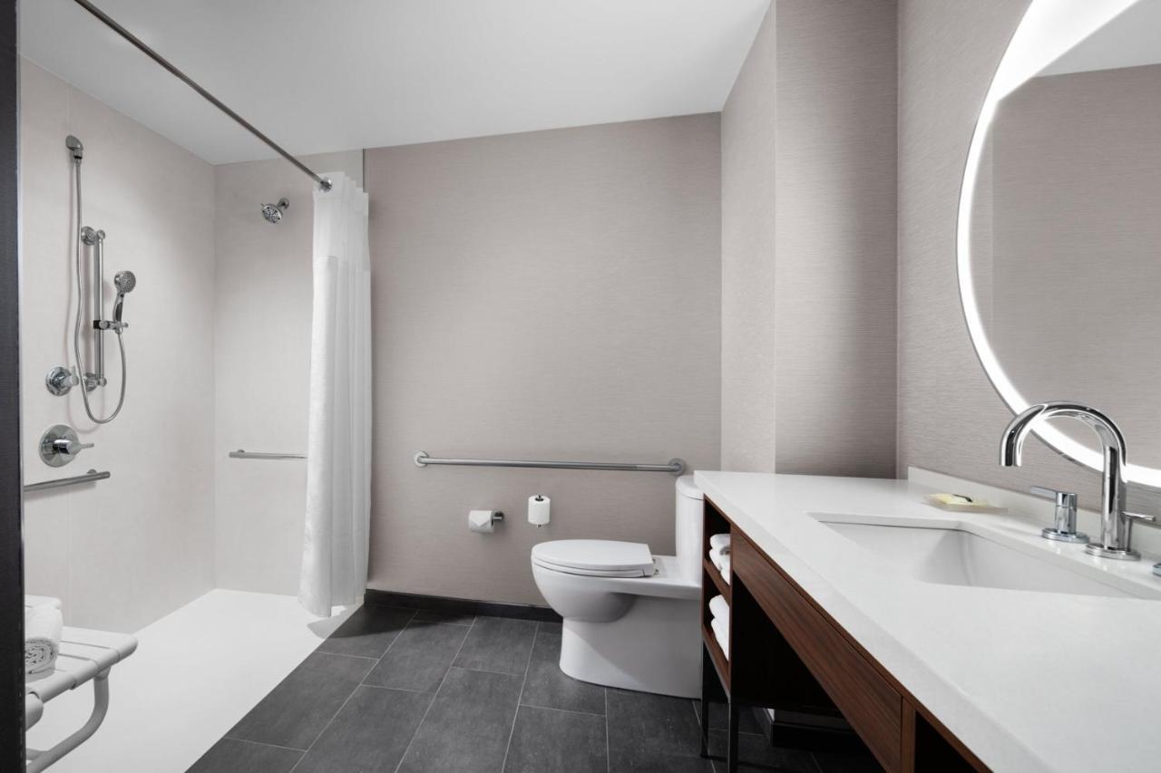 Hotel Courtyard By Marriott Calgary Downtown Esterno foto